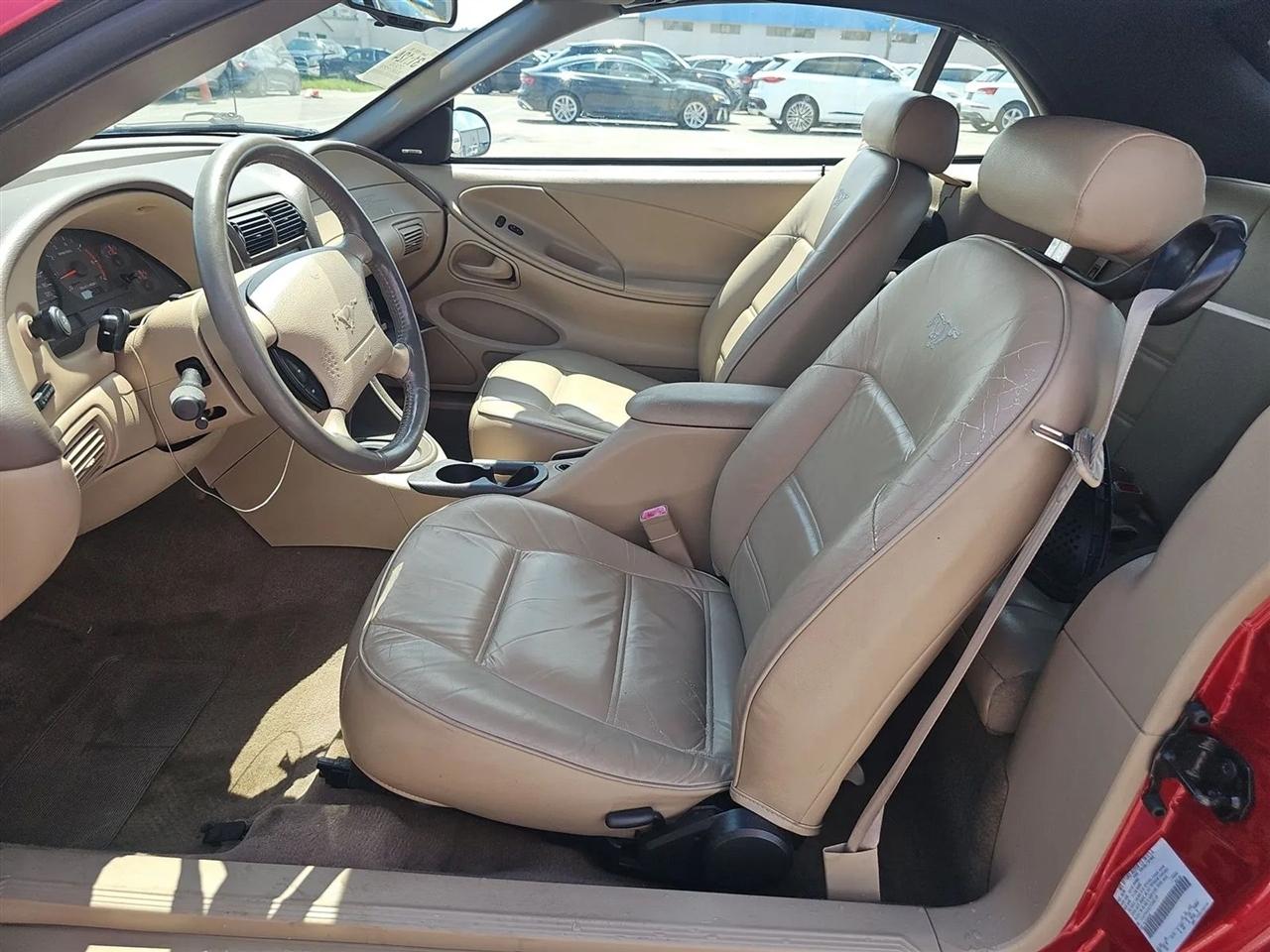 Ford Mustang 2dr Convertible 2000