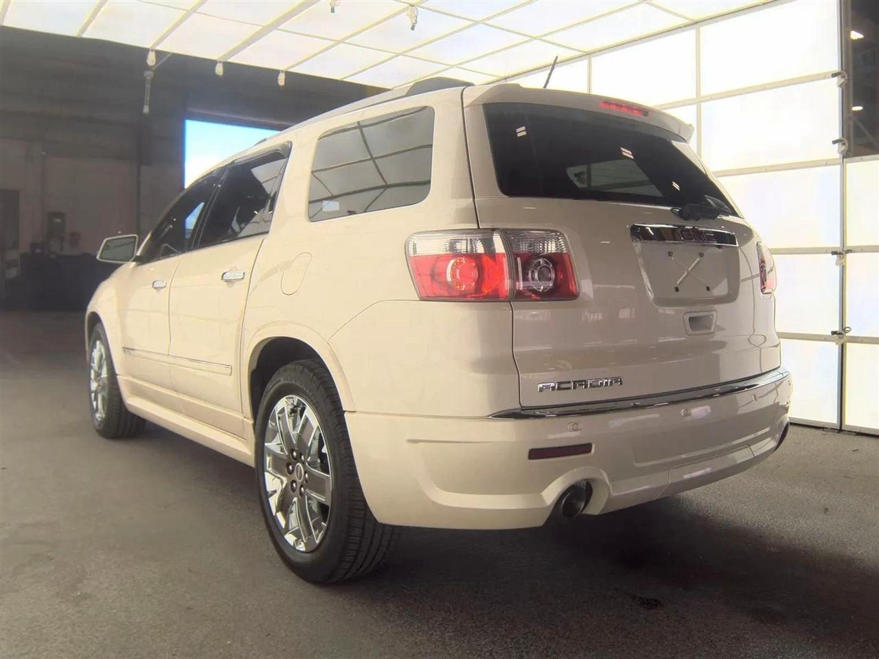 GMC Acadia FWD 4dr Denali 2012