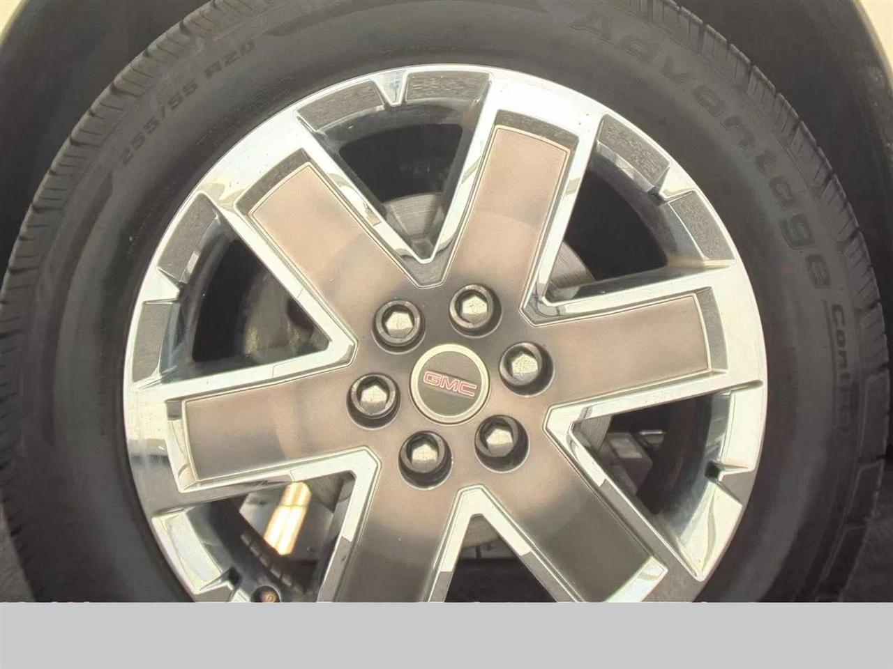 GMC Acadia FWD 4dr Denali 2012