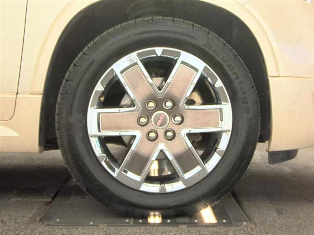 GMC Acadia FWD 4dr Denali 2012
