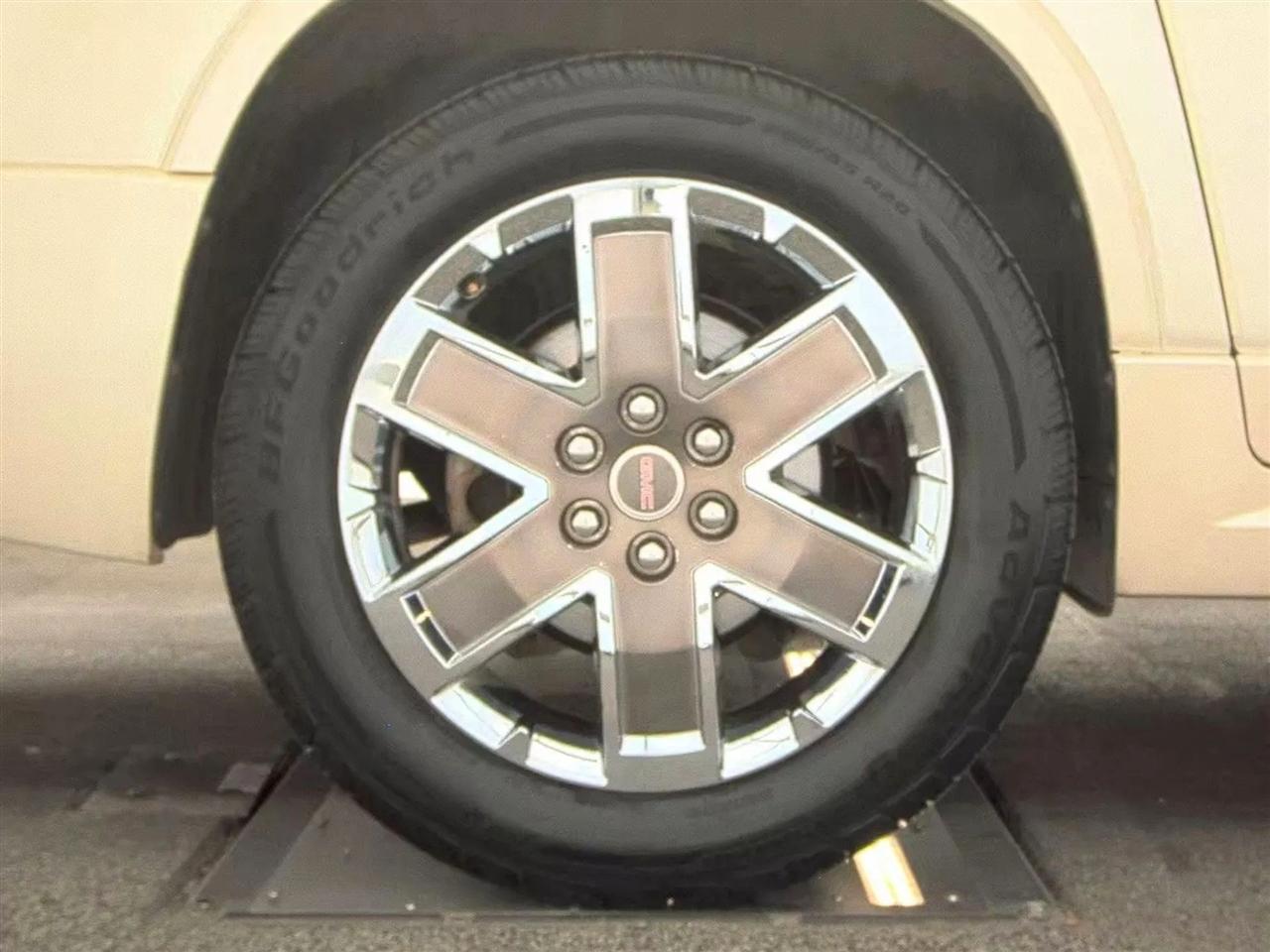 GMC Acadia FWD 4dr Denali 2012