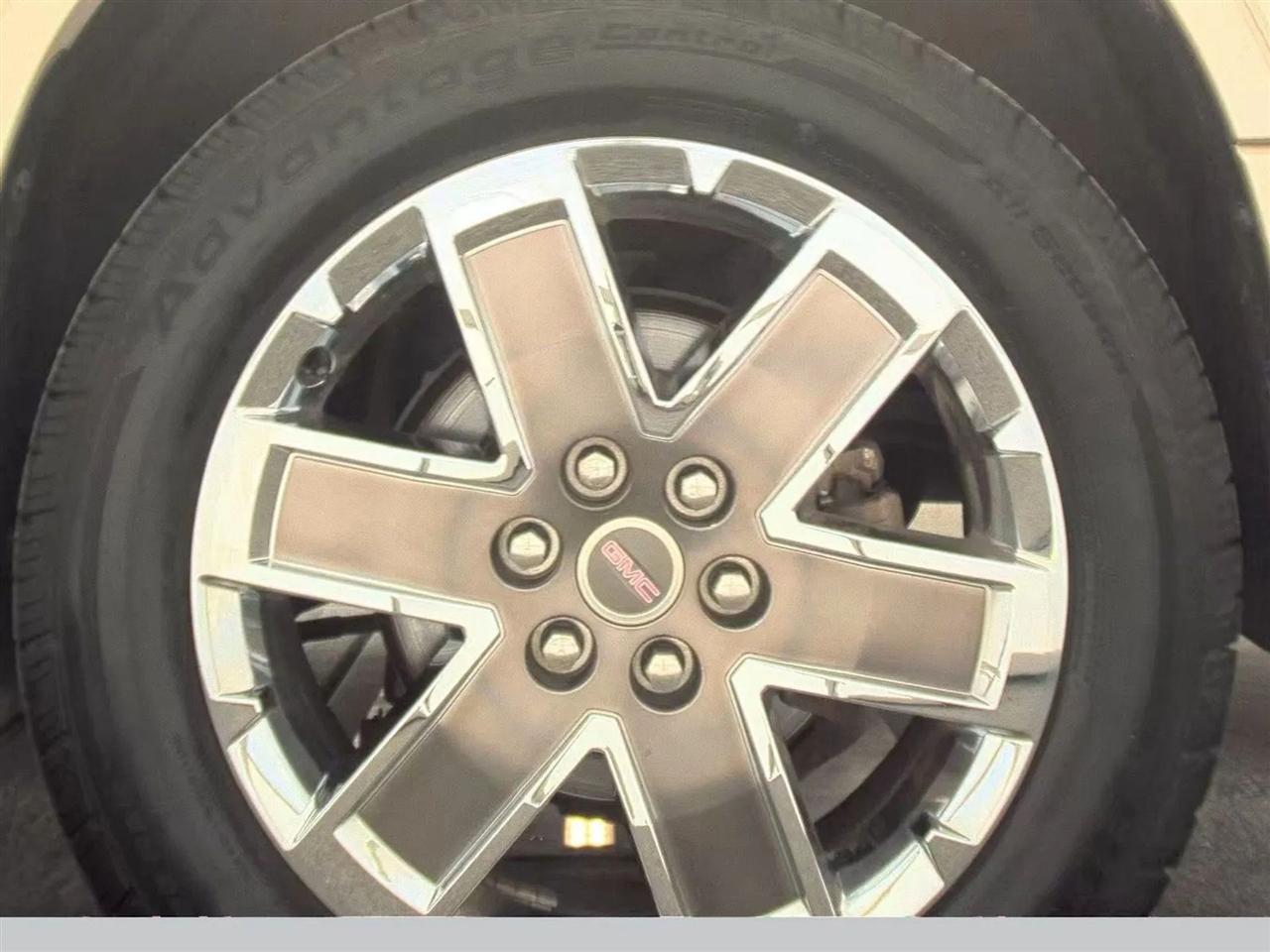GMC Acadia FWD 4dr Denali 2012