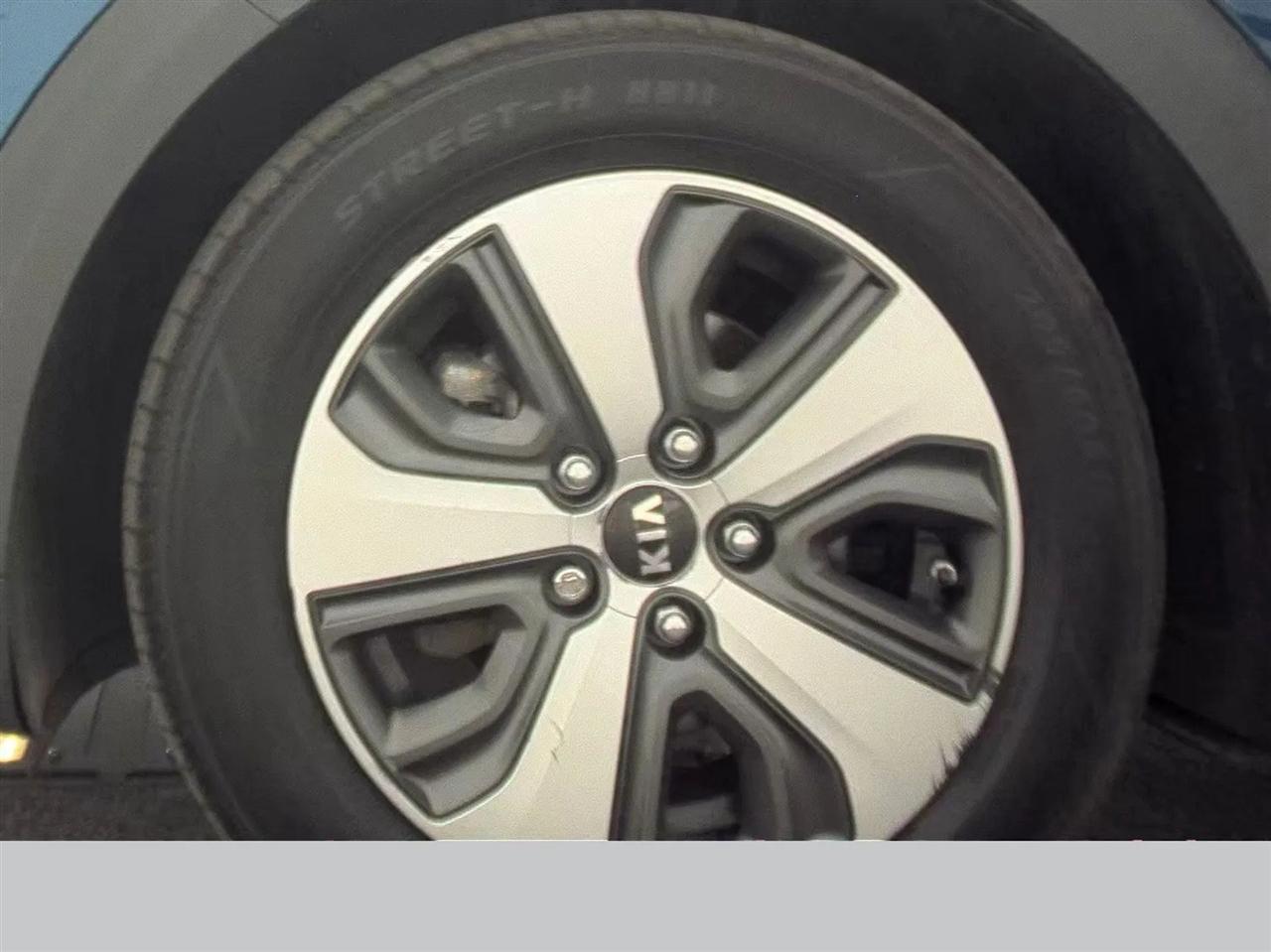 Kia Niro EX FWD 2017