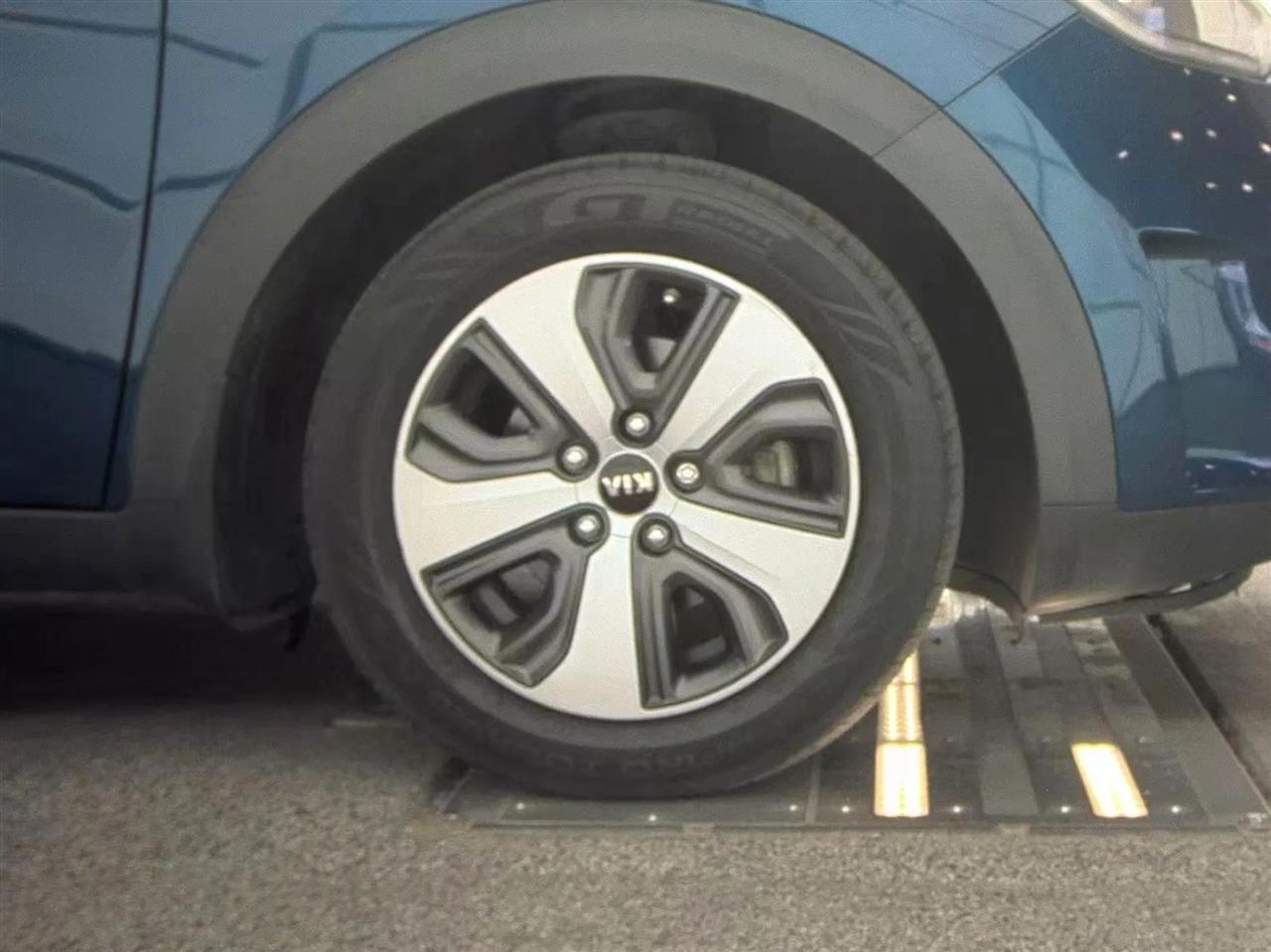 Kia Niro EX FWD 2017