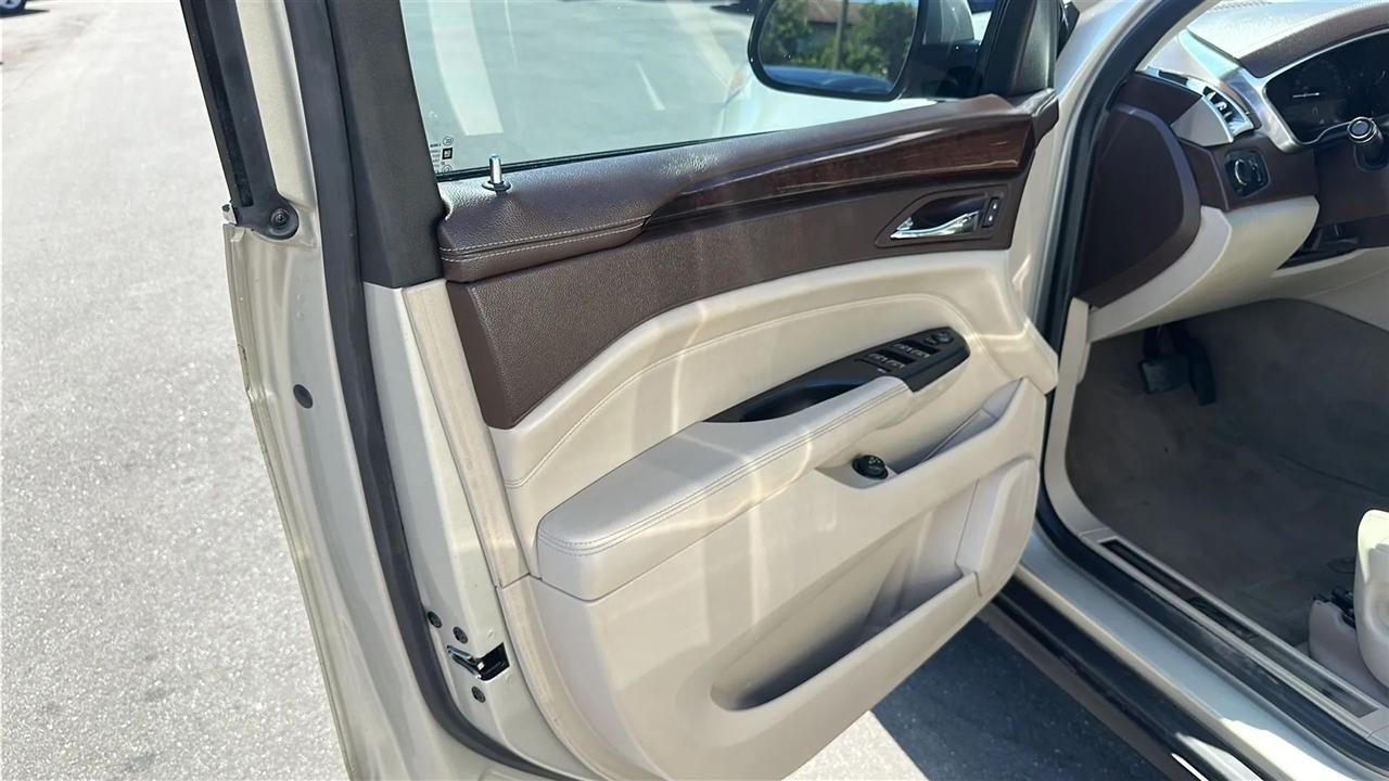 Cadillac SRX FWD 4dr Luxury Collection 2016