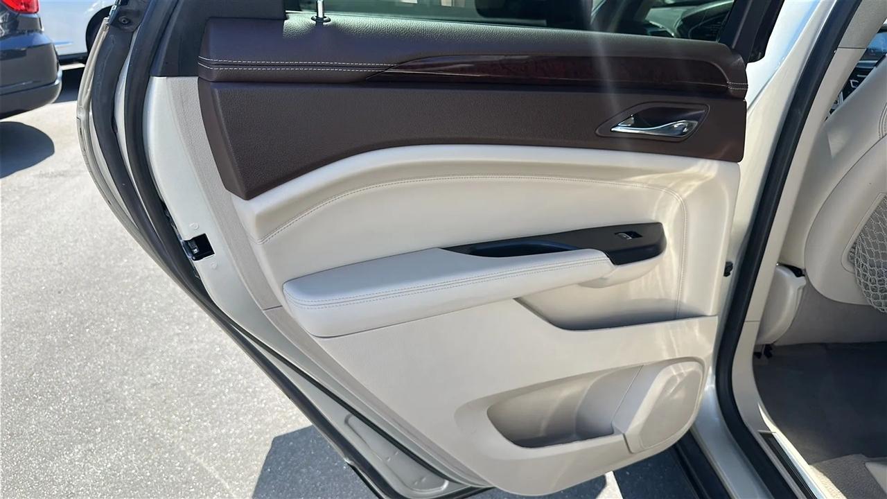 Cadillac SRX FWD 4dr Luxury Collection 2016