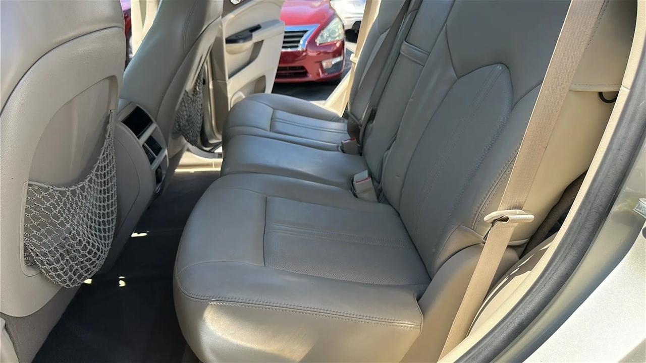 Cadillac SRX FWD 4dr Luxury Collection 2016