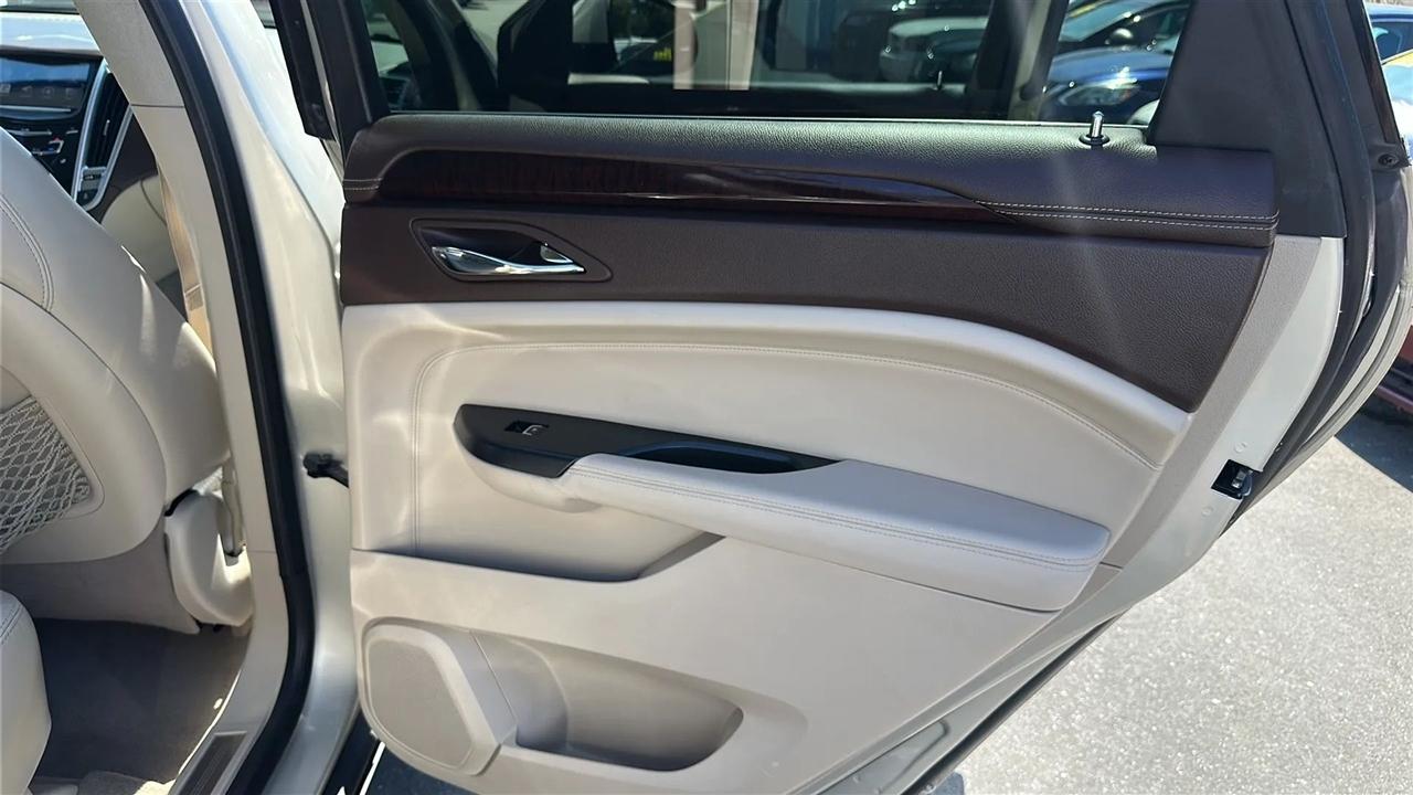 Cadillac SRX FWD 4dr Luxury Collection 2016