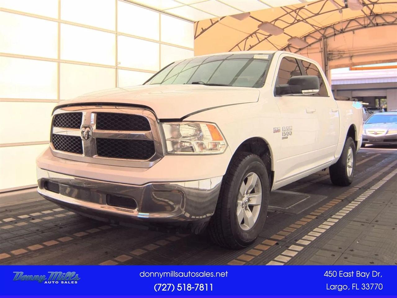 RAM 1500 Classic SLT 4x4 Crew Cab 5'7" Box 2019