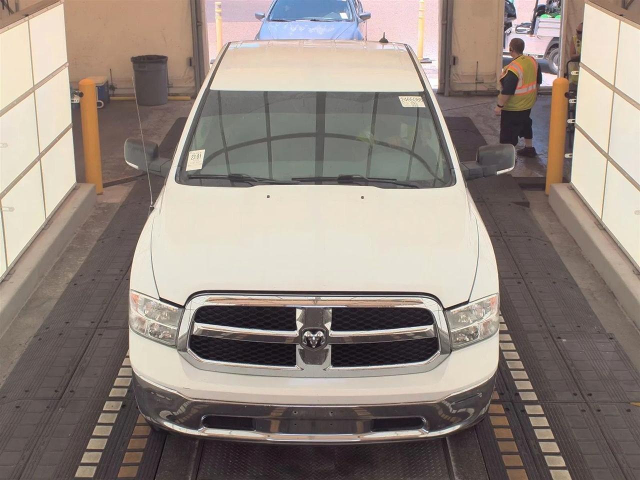 RAM 1500 Classic SLT 4x4 Crew Cab 5'7" Box 2019