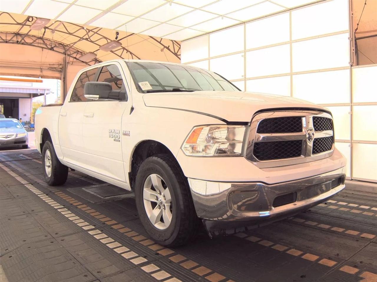 RAM 1500 Classic SLT 4x4 Crew Cab 5'7" Box 2019