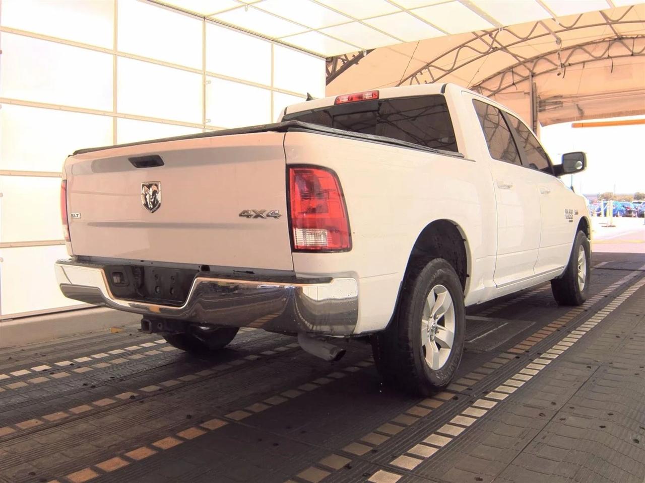 RAM 1500 Classic SLT 4x4 Crew Cab 5'7" Box 2019