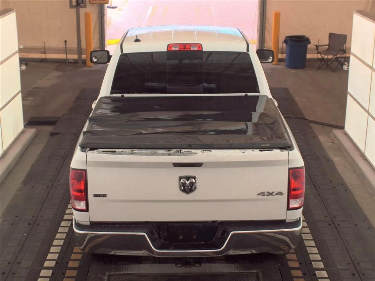 RAM 1500 Classic SLT 4x4 Crew Cab 5'7" Box 2019