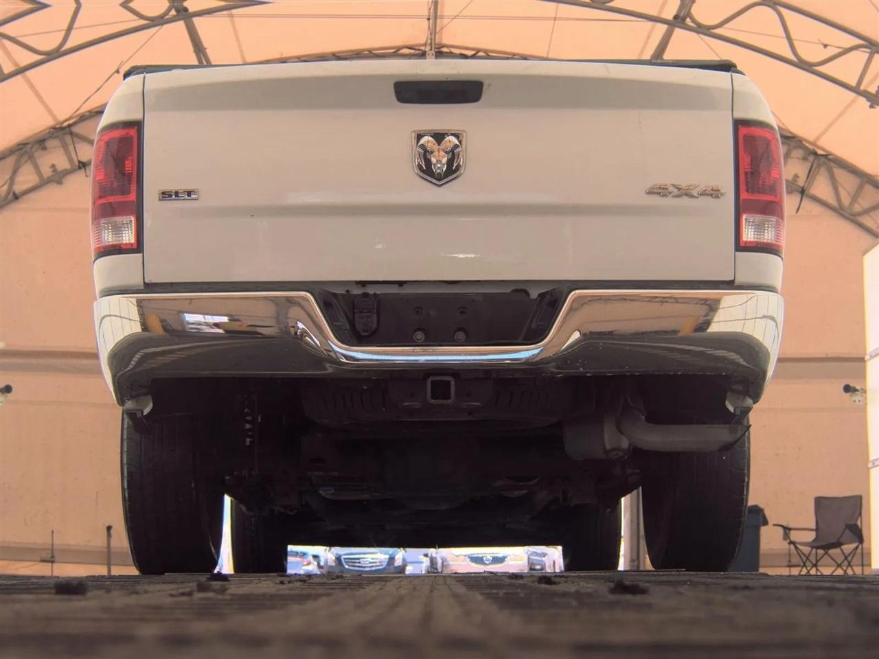 RAM 1500 Classic SLT 4x4 Crew Cab 5'7" Box 2019