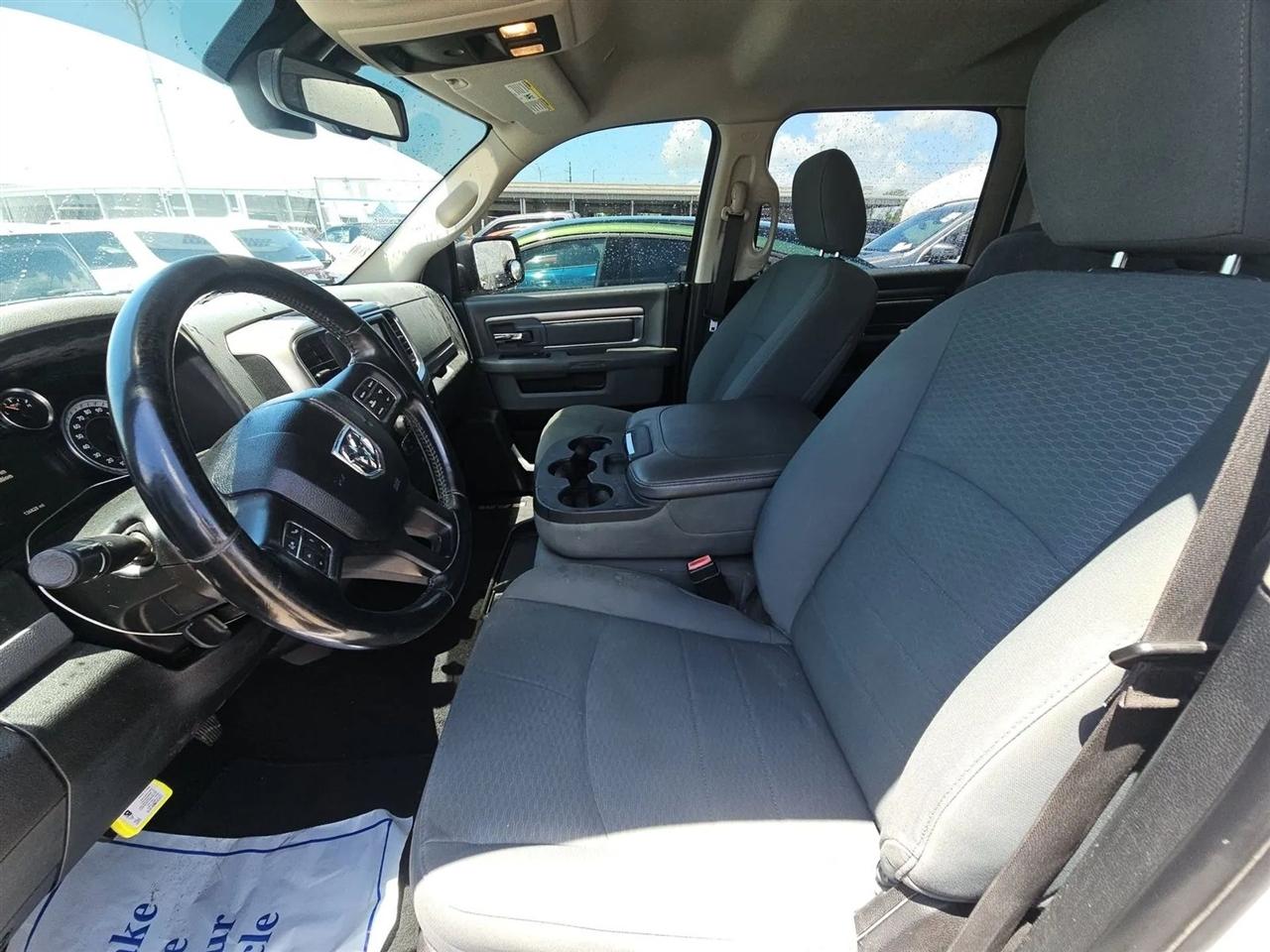 RAM 1500 Classic SLT 4x4 Crew Cab 5'7" Box 2019