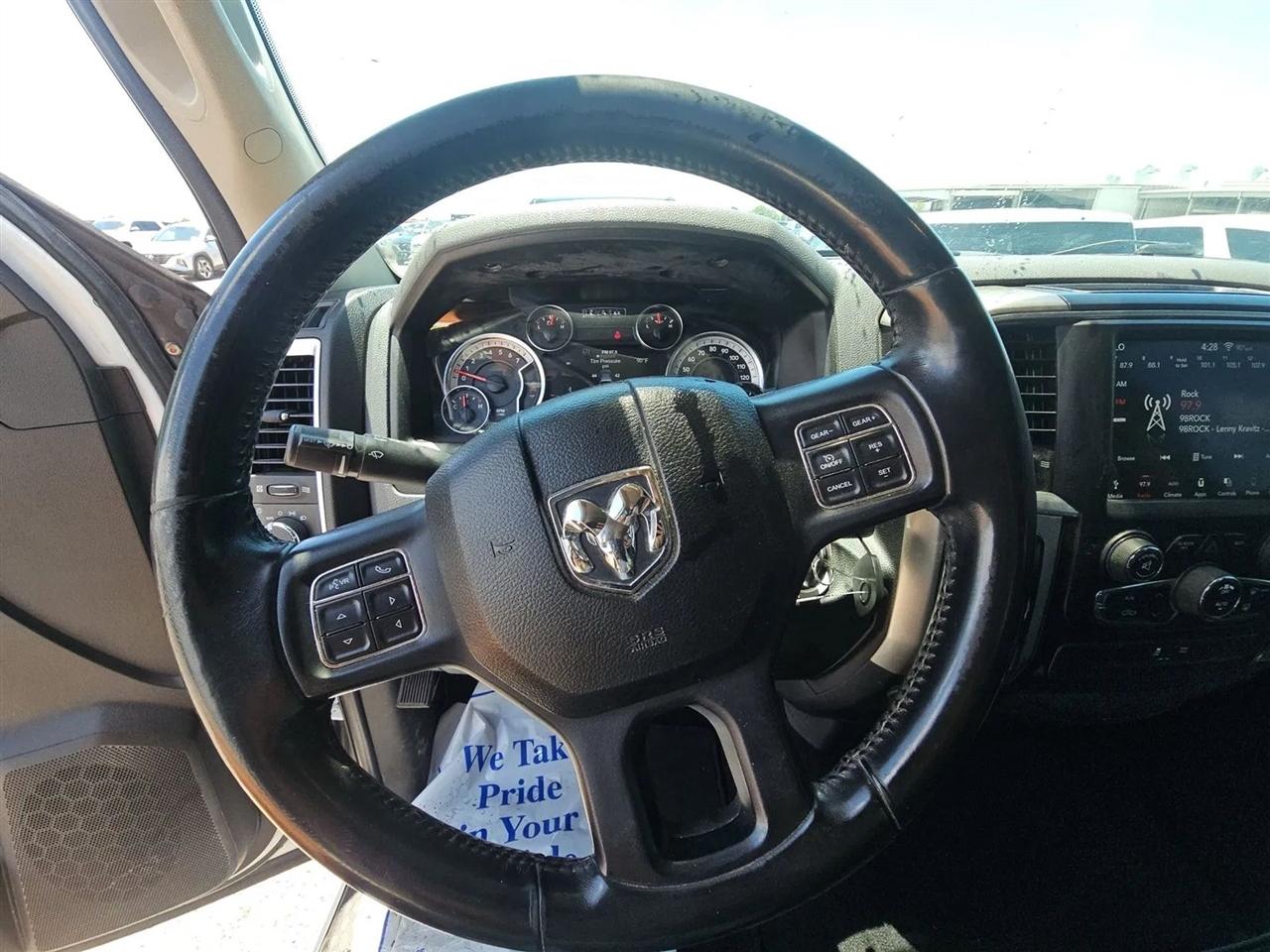 RAM 1500 Classic SLT 4x4 Crew Cab 5'7" Box 2019