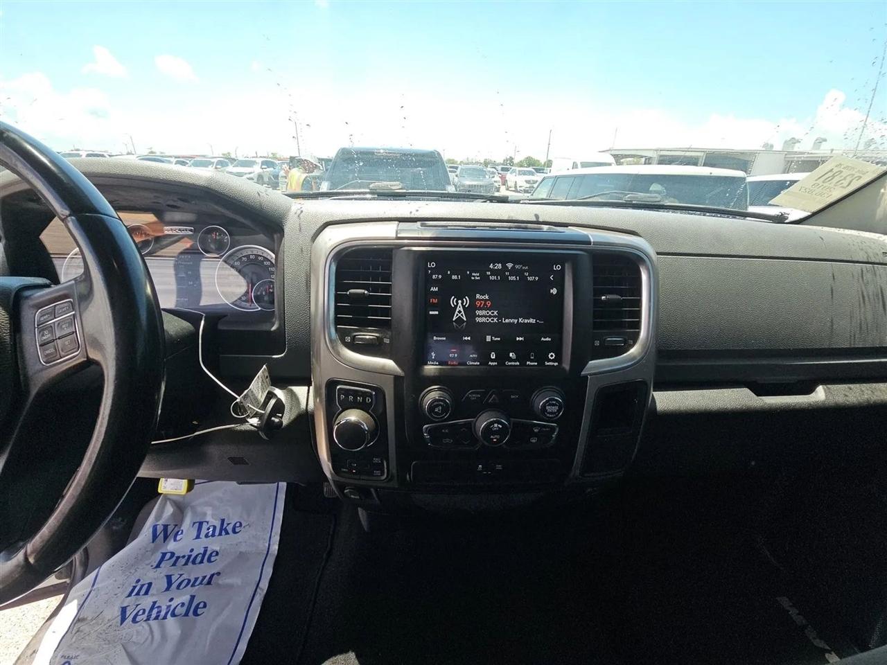 RAM 1500 Classic SLT 4x4 Crew Cab 5'7" Box 2019