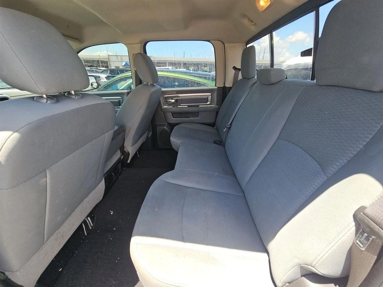 RAM 1500 Classic SLT 4x4 Crew Cab 5'7" Box 2019