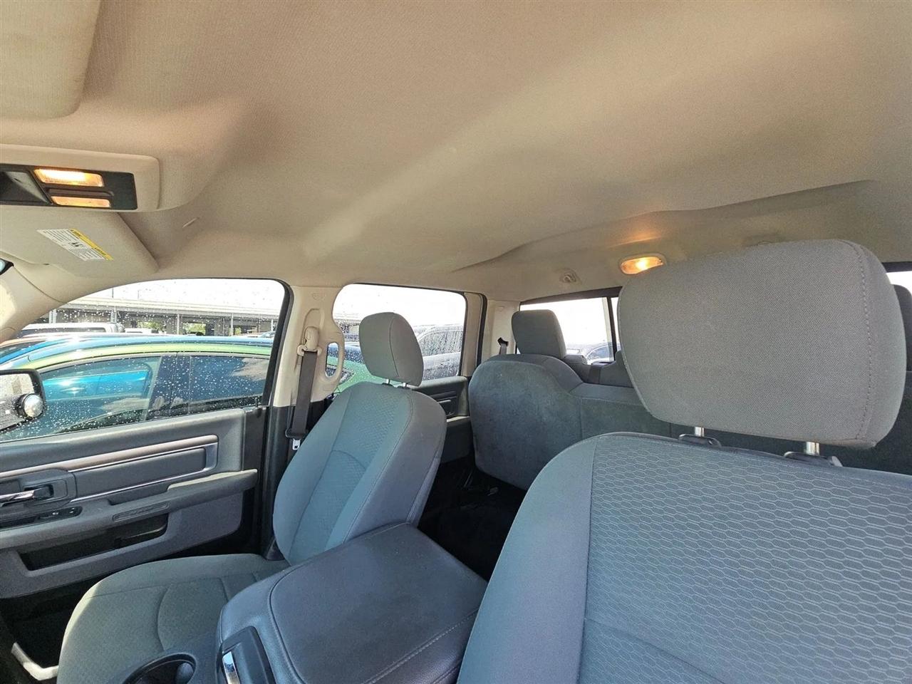 RAM 1500 Classic SLT 4x4 Crew Cab 5'7" Box 2019