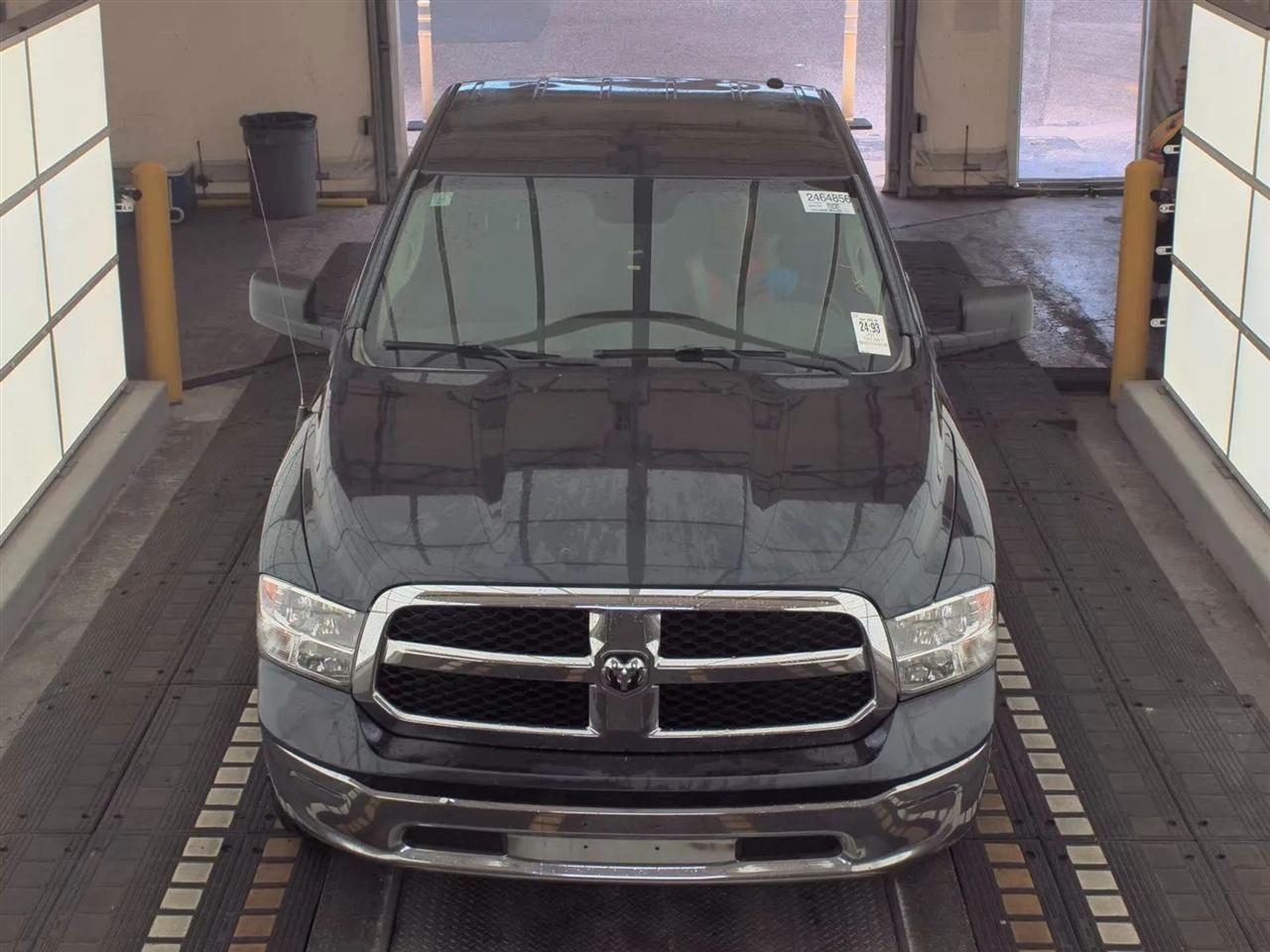 RAM 1500 SLT 4x2 Quad Cab 6'4" Box 2017