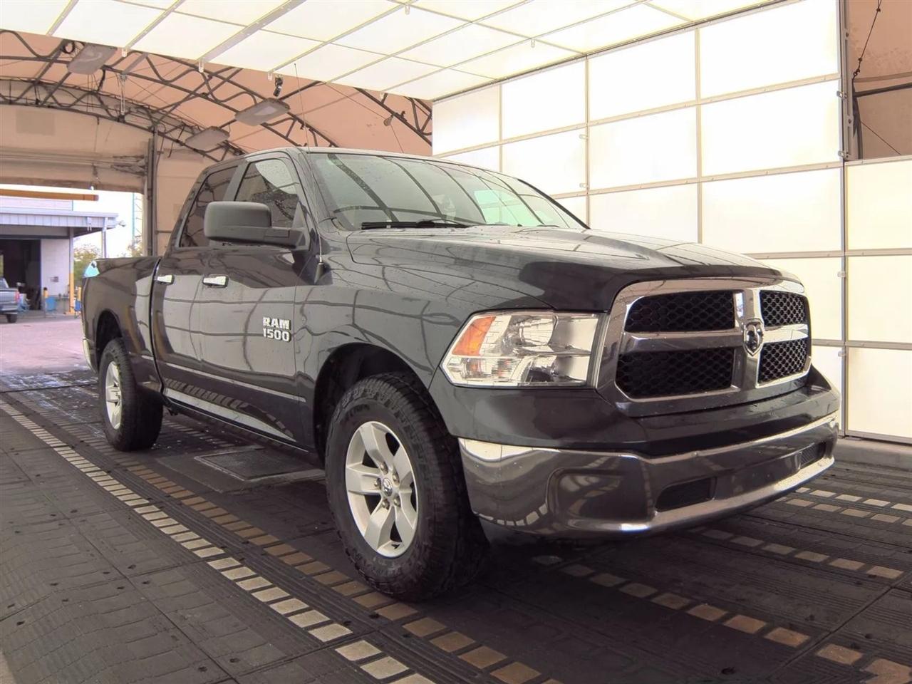 RAM 1500 SLT 4x2 Quad Cab 6'4" Box 2017