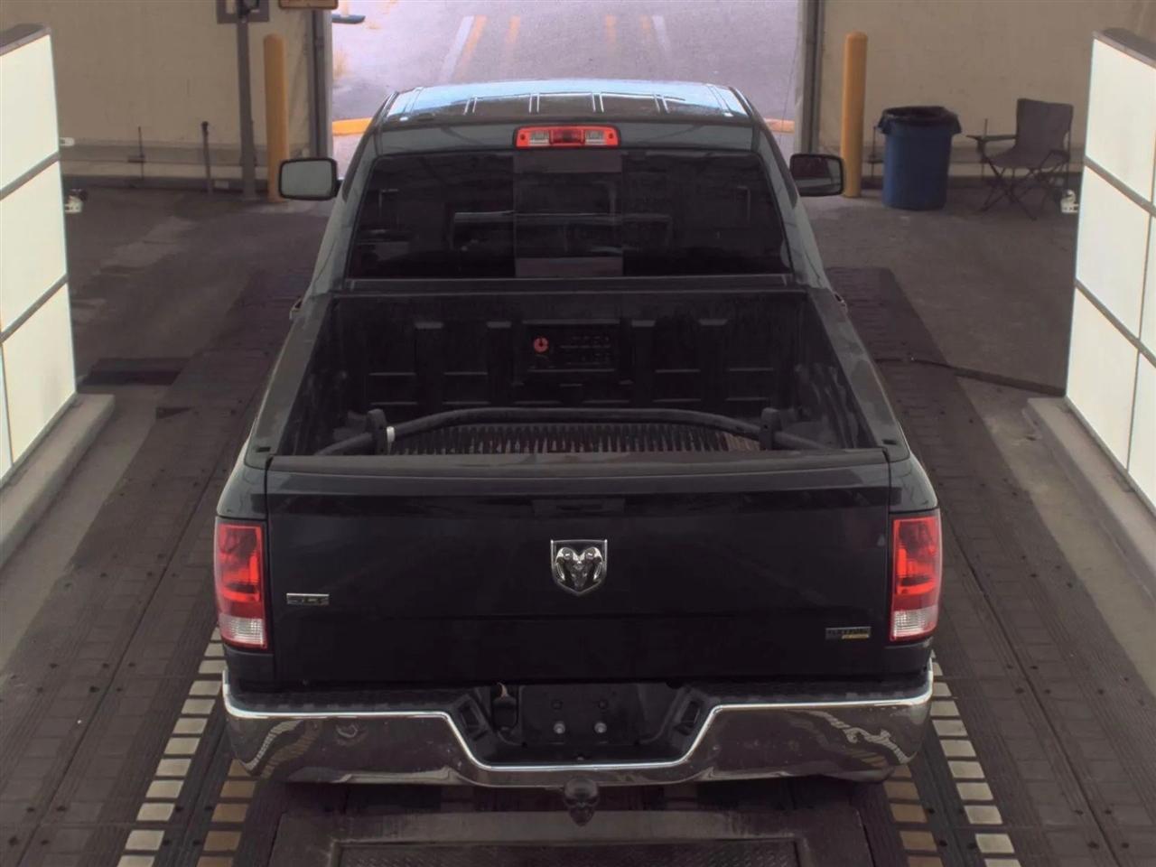 RAM 1500 SLT 4x2 Quad Cab 6'4" Box 2017