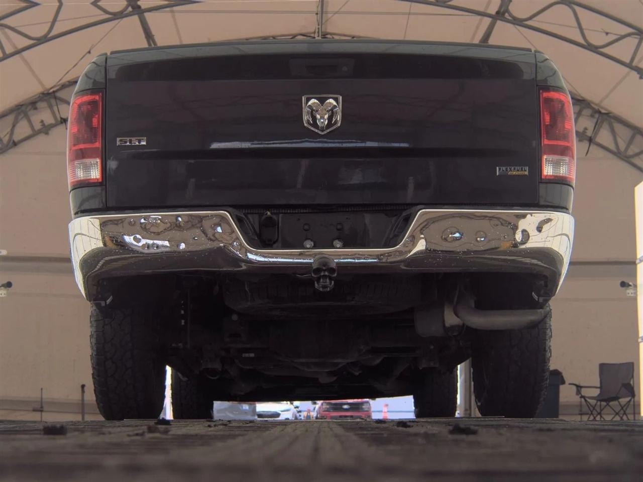RAM 1500 SLT 4x2 Quad Cab 6'4" Box 2017