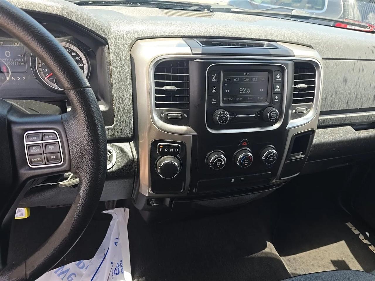 RAM 1500 SLT 4x2 Quad Cab 6'4" Box 2017