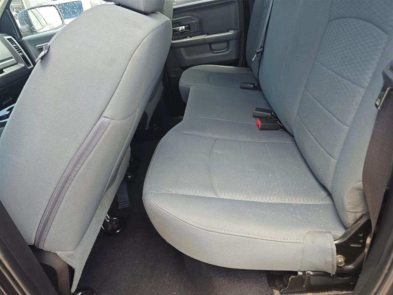 RAM 1500 SLT 4x2 Quad Cab 6'4" Box 2017