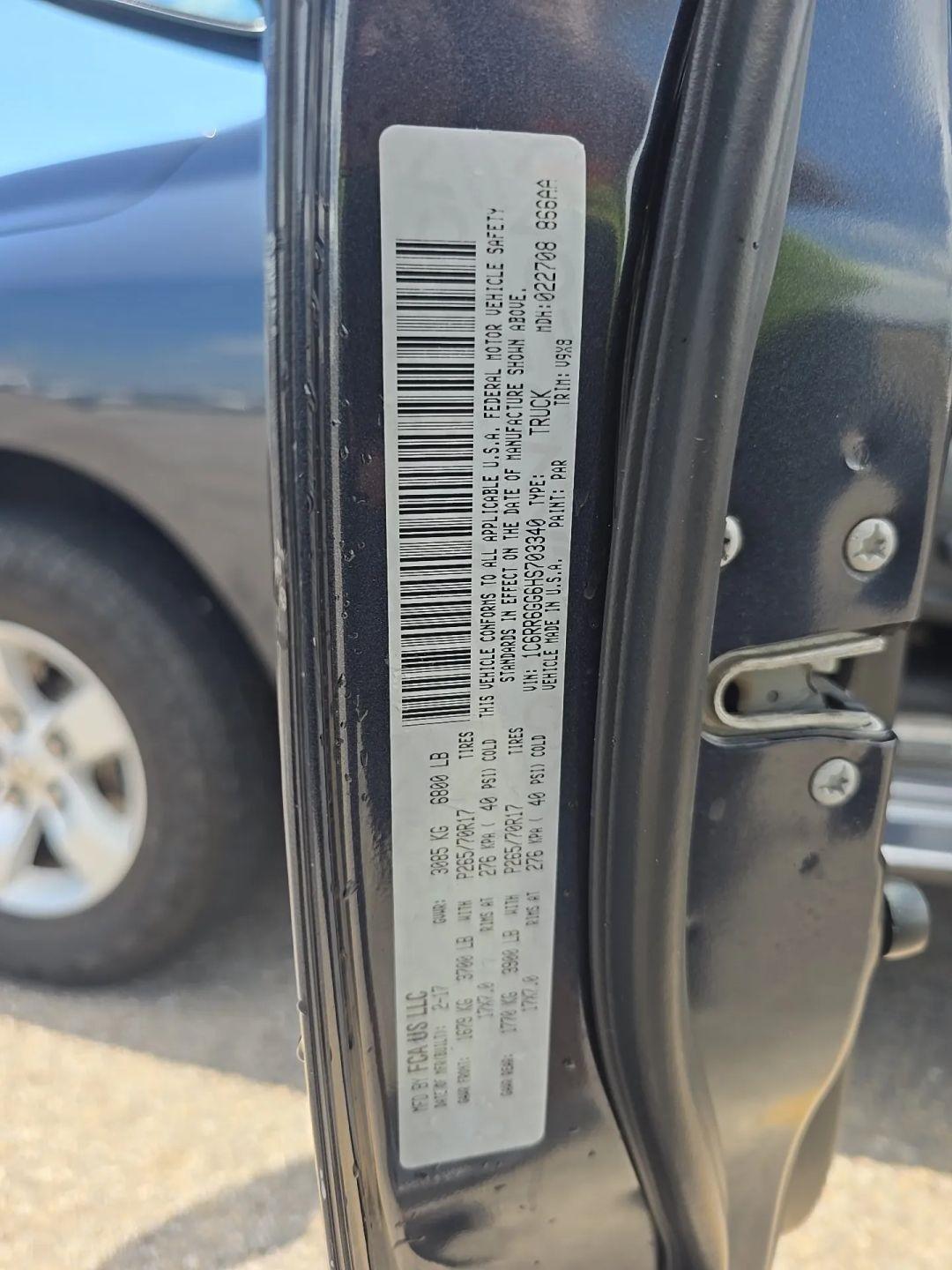 RAM 1500 SLT 4x2 Quad Cab 6'4" Box 2017