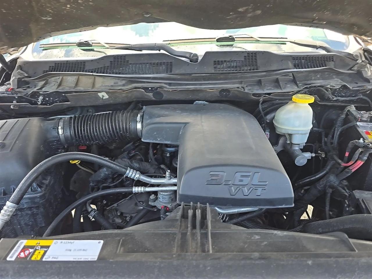 RAM 1500 SLT 4x2 Quad Cab 6'4" Box 2017
