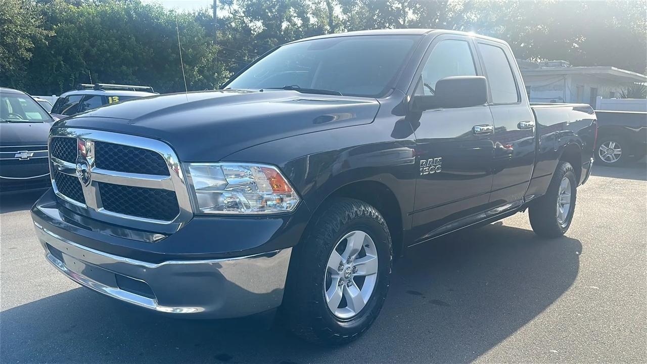 RAM 1500 SLT 4x2 Quad Cab 6'4" Box 2017