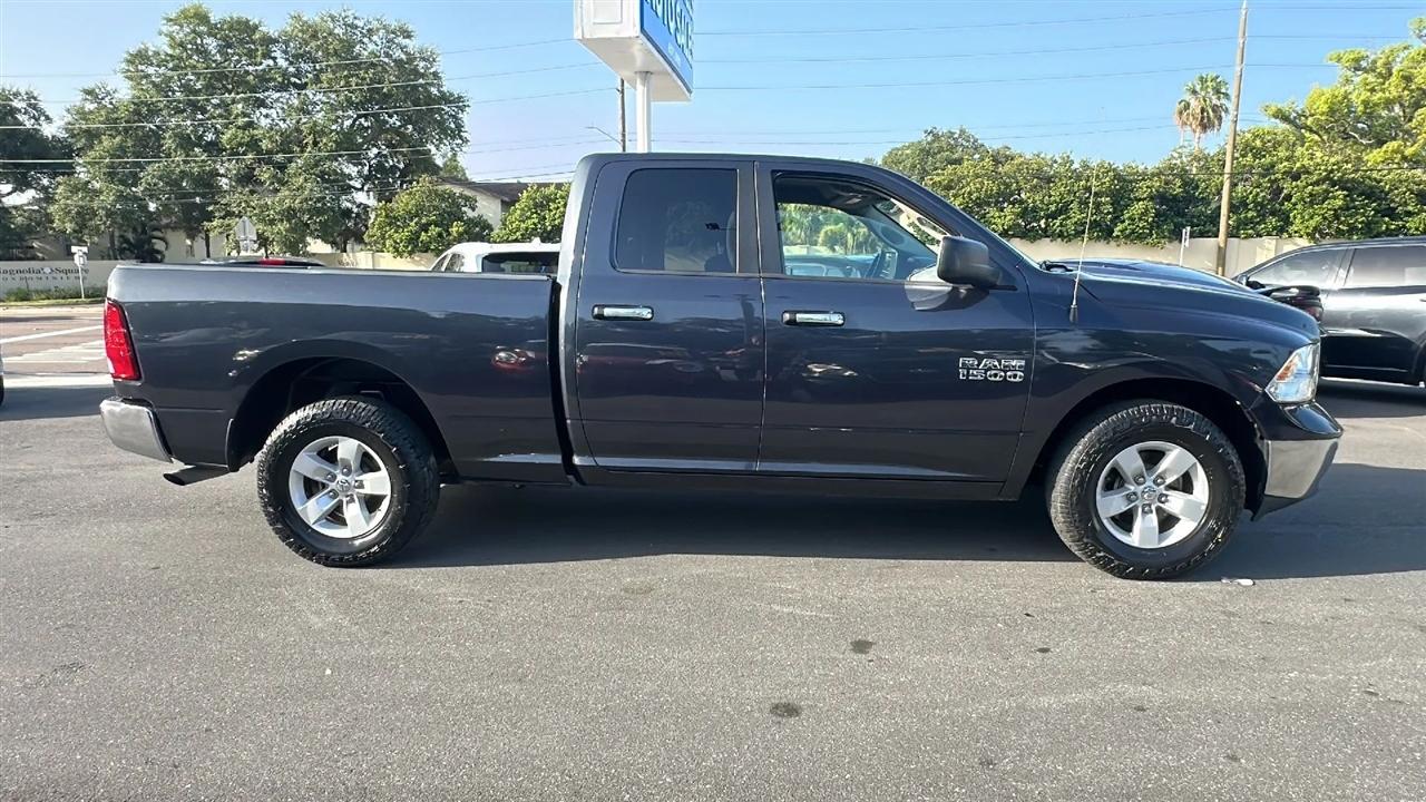 RAM 1500 SLT 4x2 Quad Cab 6'4" Box 2017