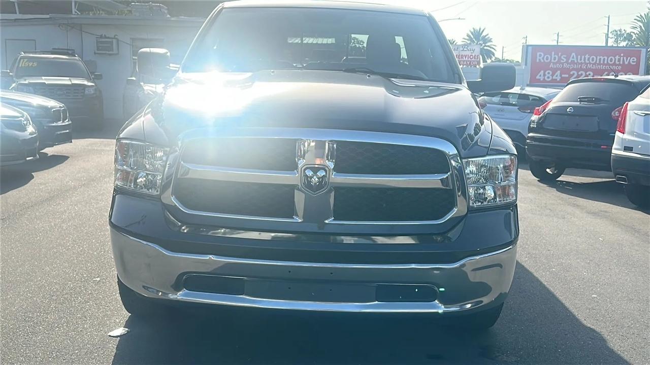 RAM 1500 SLT 4x2 Quad Cab 6'4" Box 2017