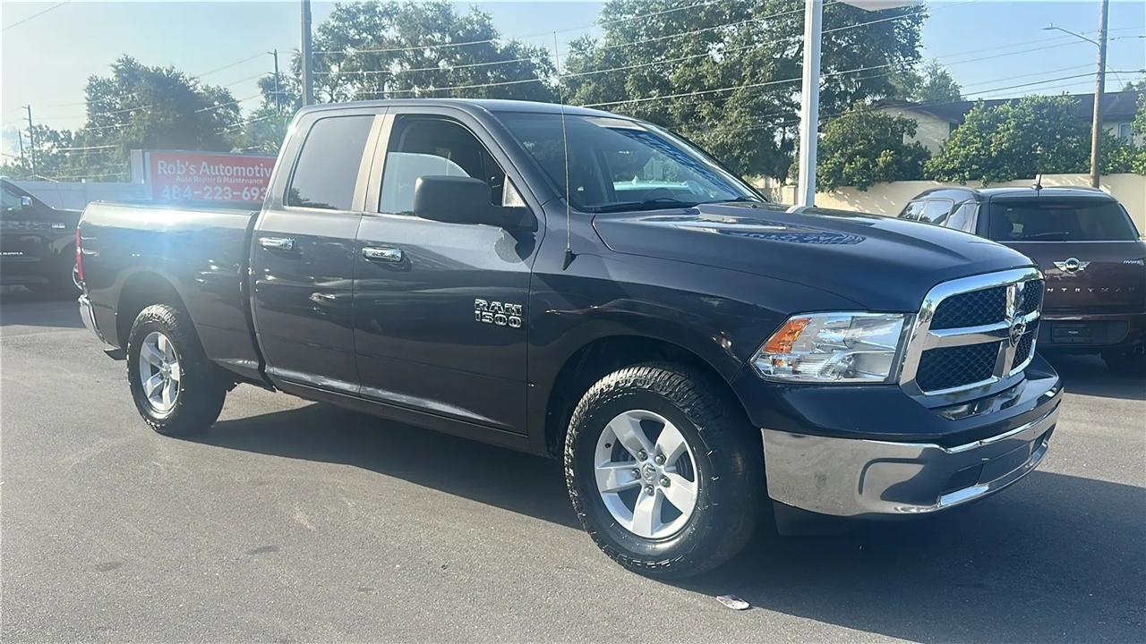 RAM 1500 SLT 4x2 Quad Cab 6'4" Box 2017