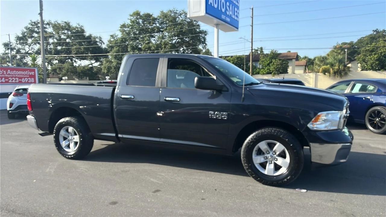 RAM 1500 SLT 4x2 Quad Cab 6'4" Box 2017