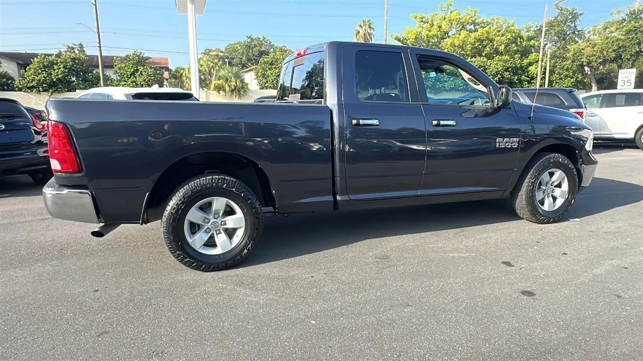 RAM 1500 SLT 4x2 Quad Cab 6'4" Box 2017