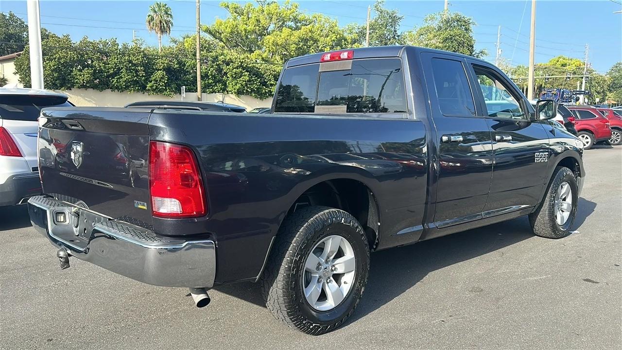 RAM 1500 SLT 4x2 Quad Cab 6'4" Box 2017