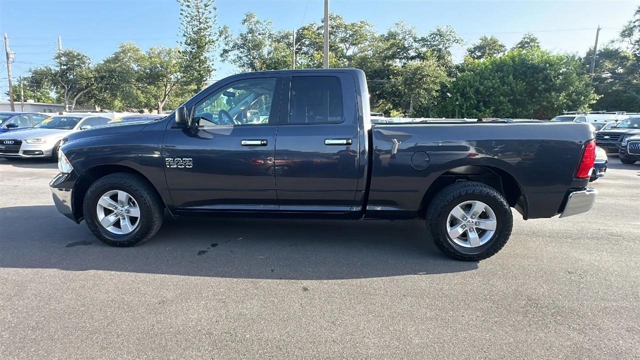RAM 1500 SLT 4x2 Quad Cab 6'4" Box 2017