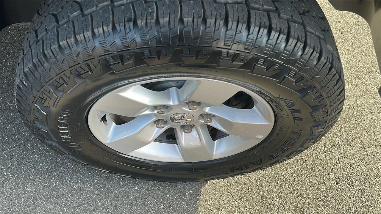 RAM 1500 SLT 4x2 Quad Cab 6'4" Box 2017