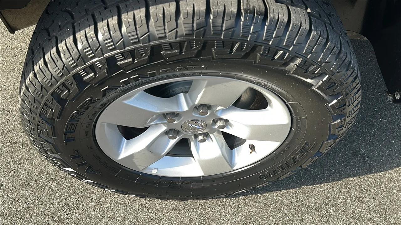 RAM 1500 SLT 4x2 Quad Cab 6'4" Box 2017