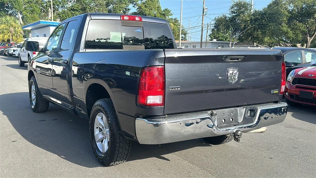 RAM 1500 SLT 4x2 Quad Cab 6'4" Box 2017