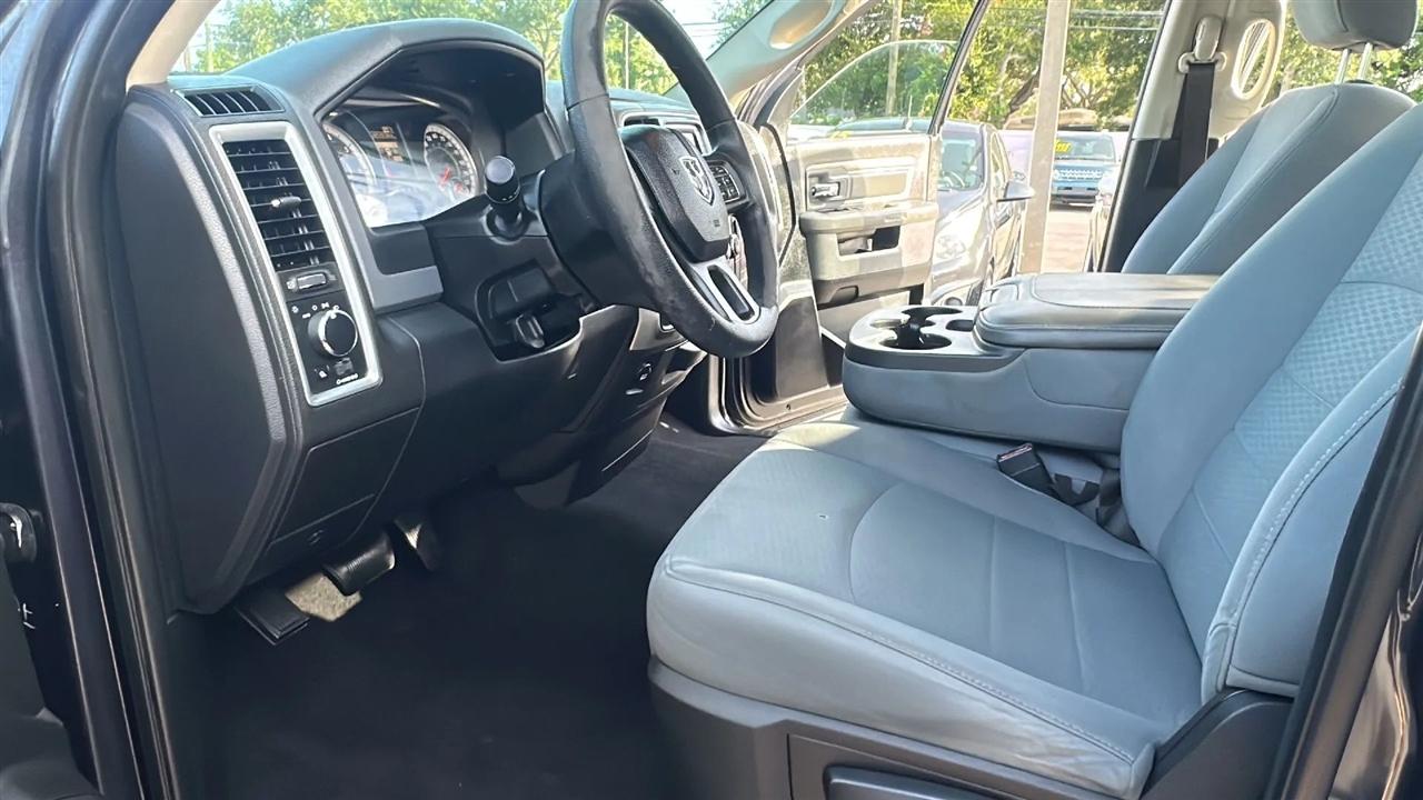 RAM 1500 SLT 4x2 Quad Cab 6'4" Box 2017