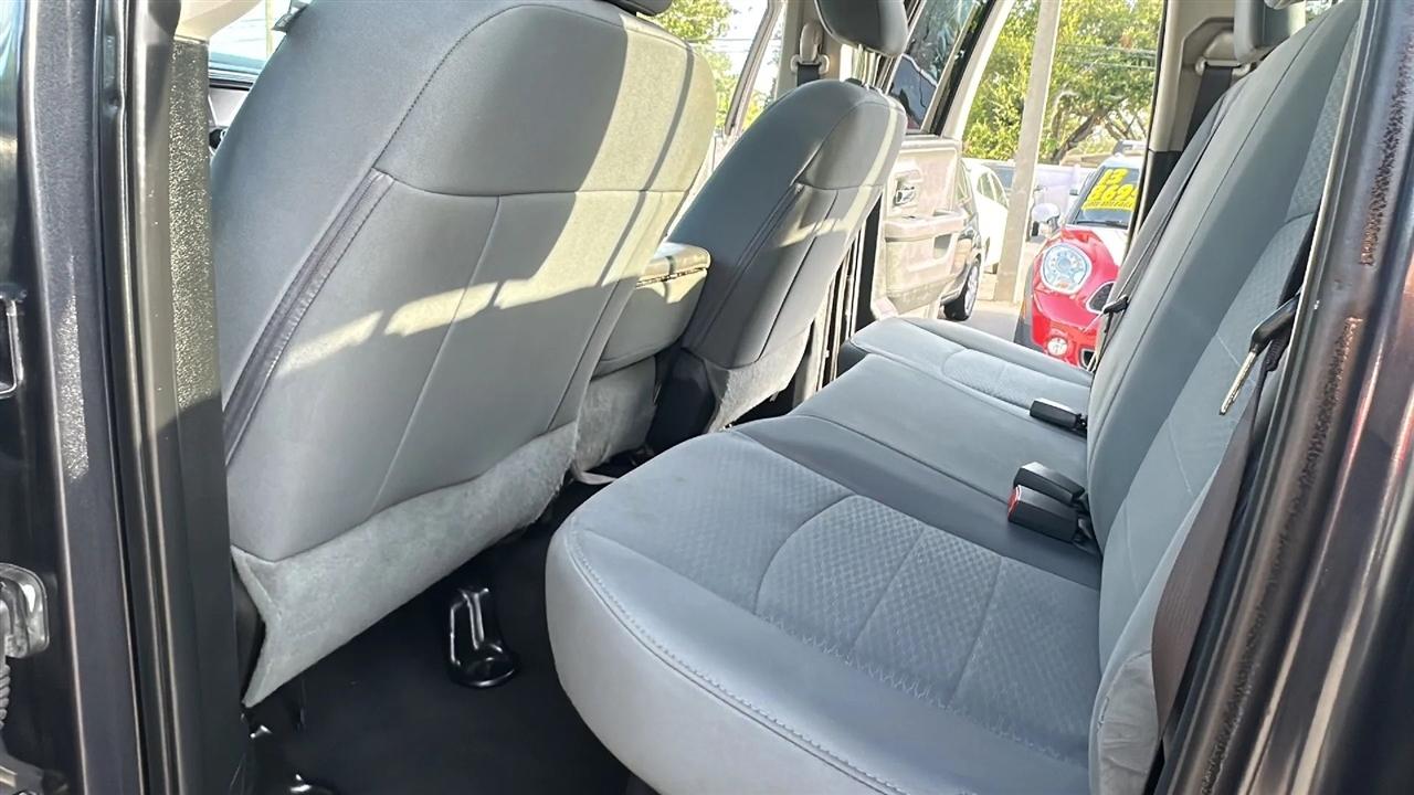 RAM 1500 SLT 4x2 Quad Cab 6'4" Box 2017
