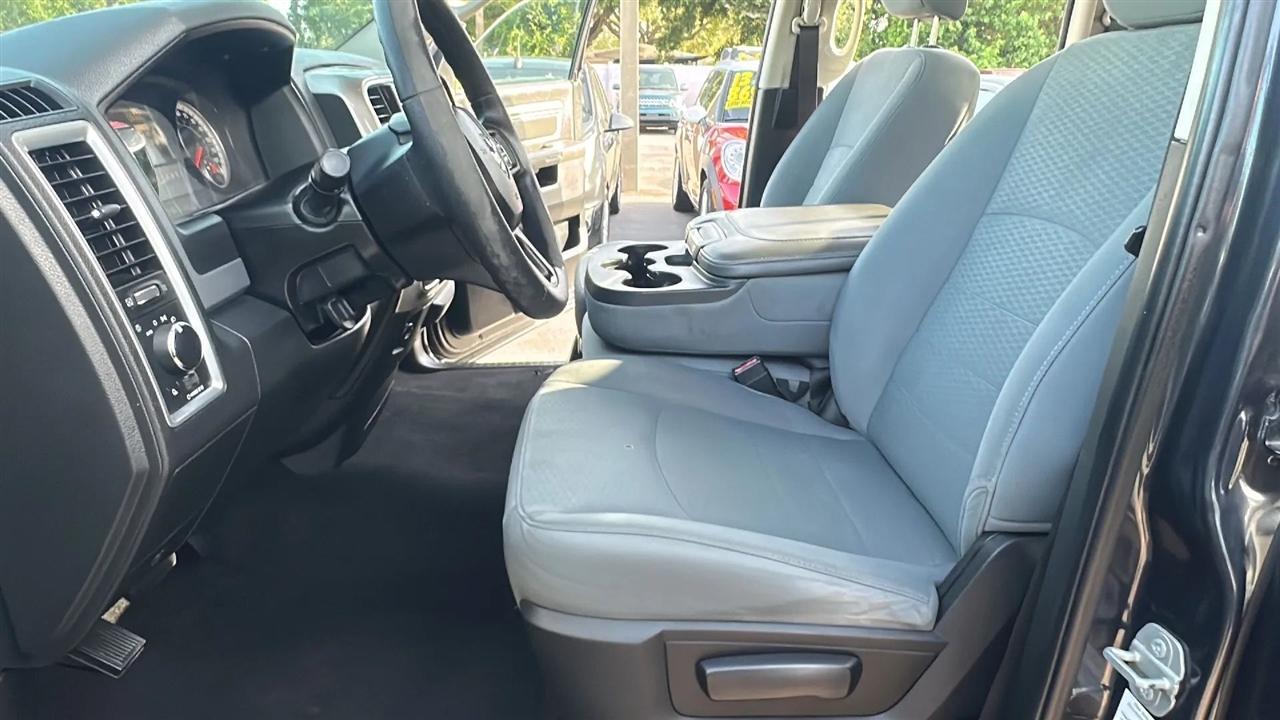 RAM 1500 SLT 4x2 Quad Cab 6'4" Box 2017