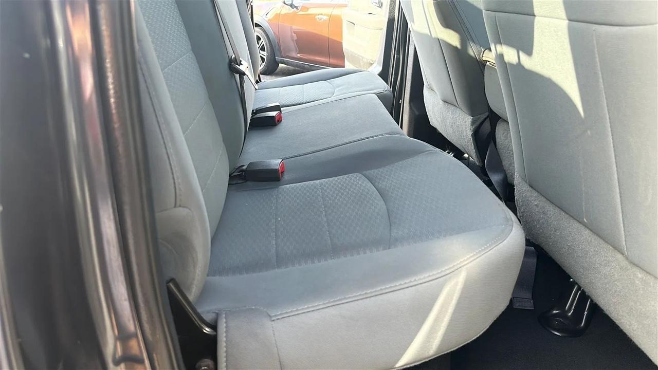 RAM 1500 SLT 4x2 Quad Cab 6'4" Box 2017