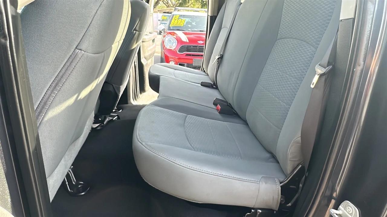 RAM 1500 SLT 4x2 Quad Cab 6'4" Box 2017