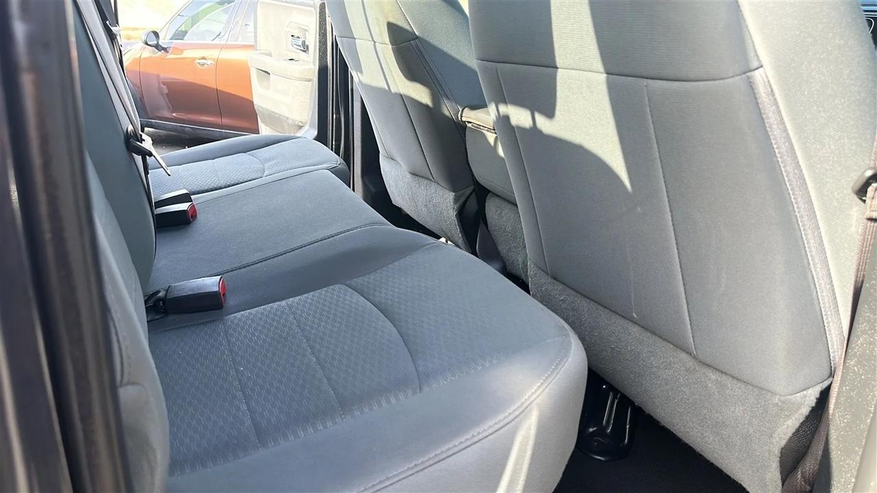 RAM 1500 SLT 4x2 Quad Cab 6'4" Box 2017