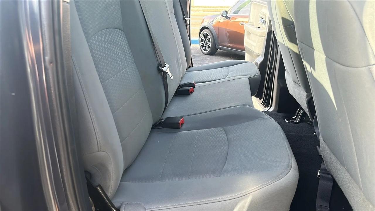 RAM 1500 SLT 4x2 Quad Cab 6'4" Box 2017