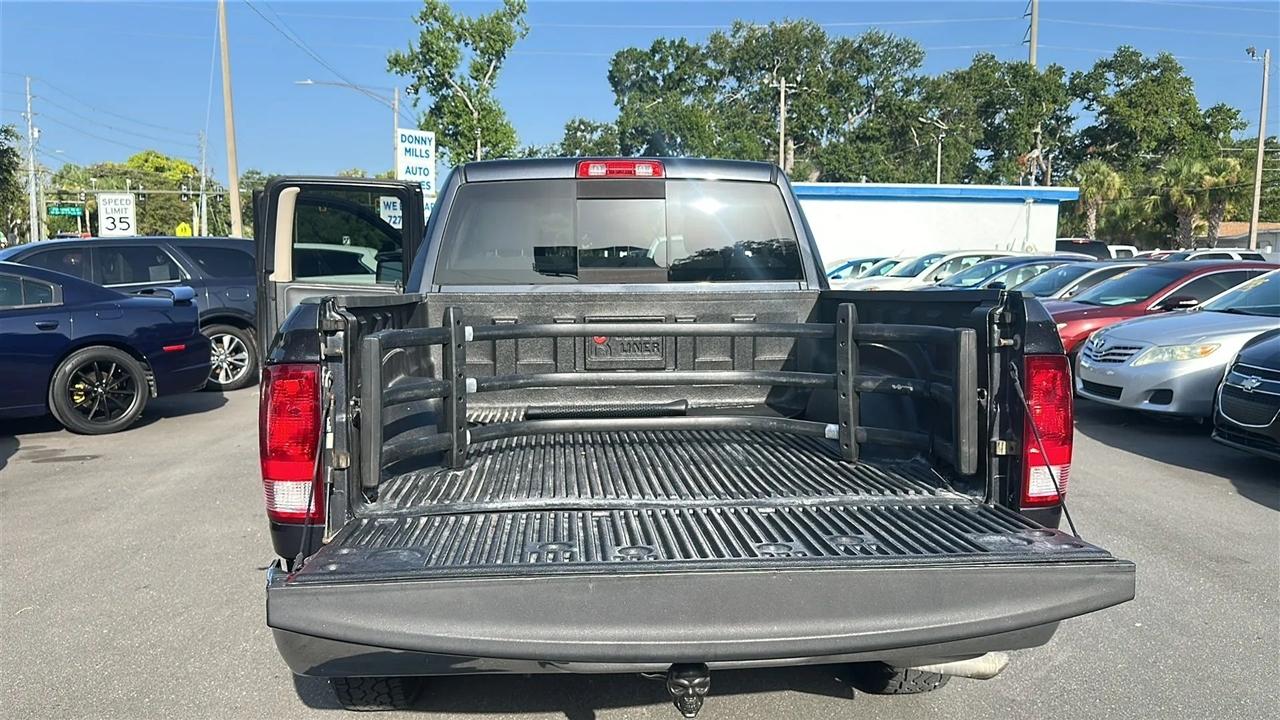 RAM 1500 SLT 4x2 Quad Cab 6'4" Box 2017